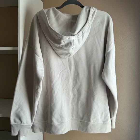 Universal Threads Hoodie - Picture 2 of 4